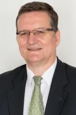 Herr Beil, Wirtschaftsprüfer, Geschäftsführer