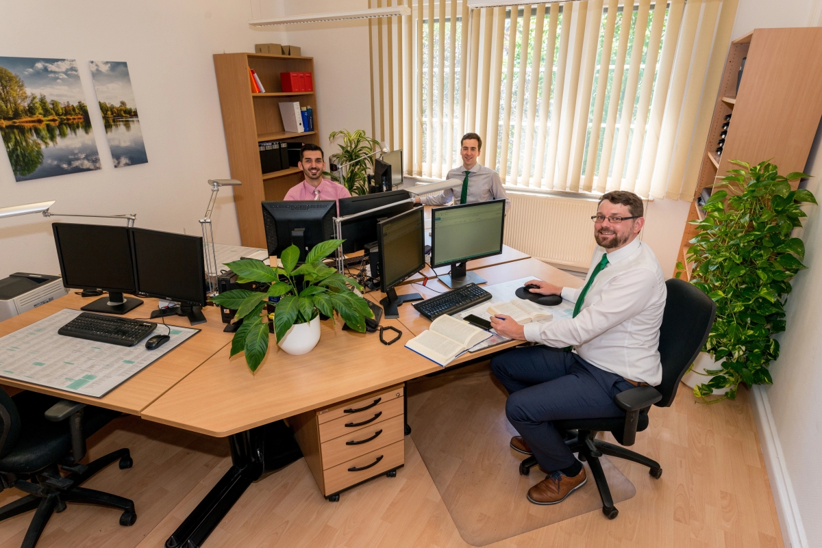 BerKon Team arbeitet an der Erstellung eines Jahresabschlusses