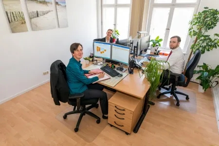 Steuerteam bei der Erstellung von Steuererklärungen für Unternehmen