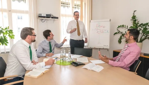 Unser volles Engagement gilt
Ihrem Unternehmen. Denn
als Wirtschaftsprüfer aus Potsdam ist es unsere
Passion, mittelständische Unternehmen zu unterstützen.